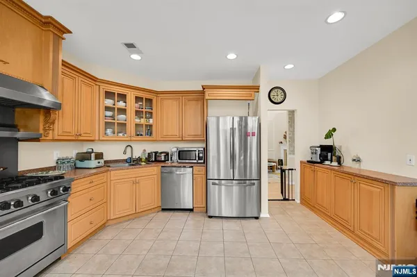 $768,000 | 717 Regal Boulevard, Livingston, NJ 07039