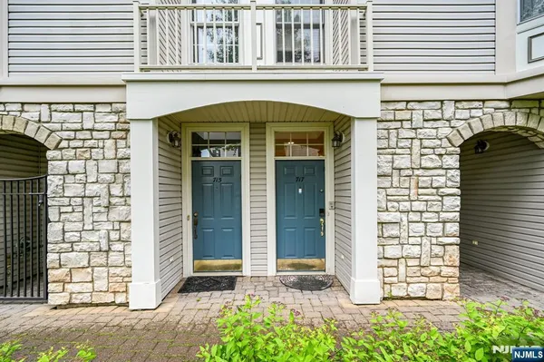 $768,000 | 717 Regal Boulevard, Livingston, NJ 07039