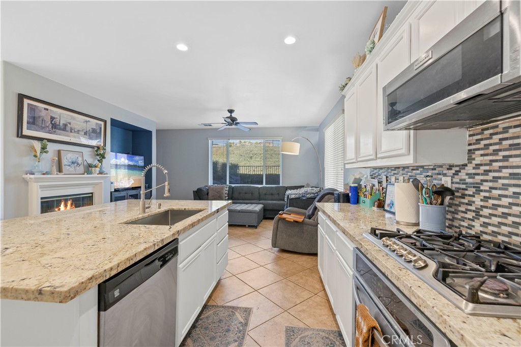 29013 Mirada Circulo Valencia, CA 91354 - Photo 16 of 53 kitchen 6