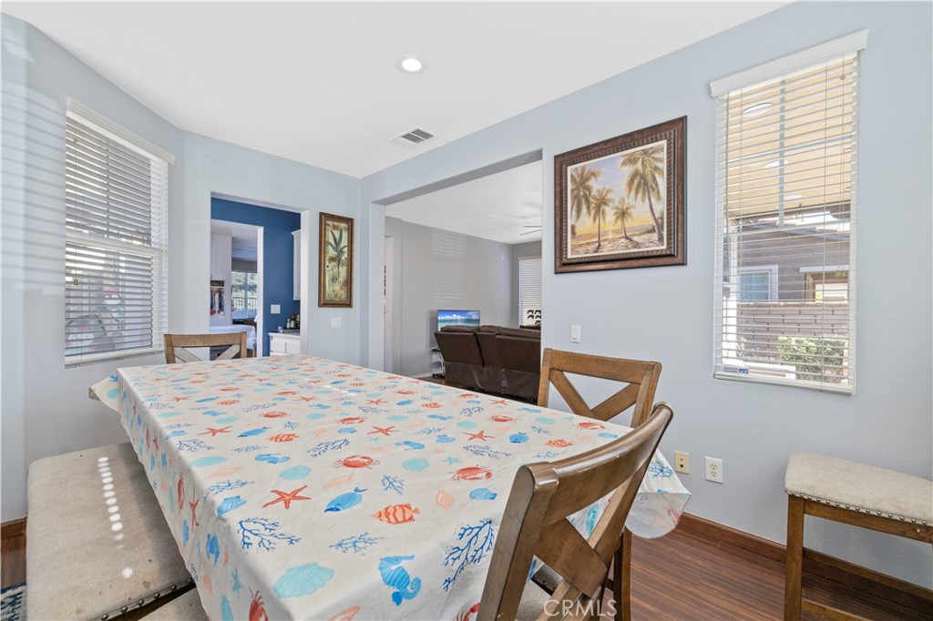 29013 Mirada Circulo Valencia, CA 91354 - Photo 24 of 53 dinning room 2