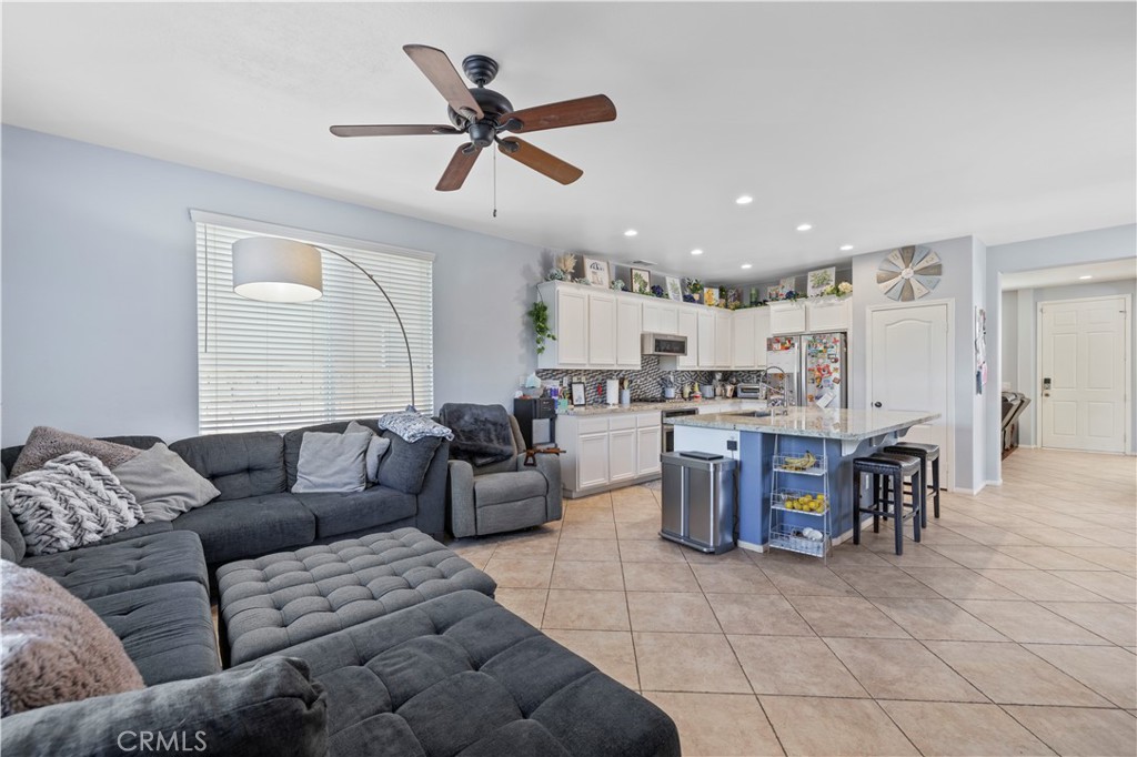 29013 Mirada Circulo Valencia, CA 91354 - Photo 26 of 53 family room 1