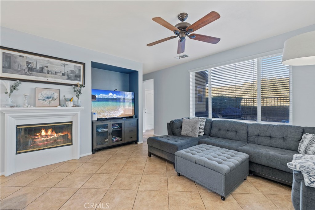 29013 Mirada Circulo Valencia, CA 91354 - Photo 28 of 53 family room 3