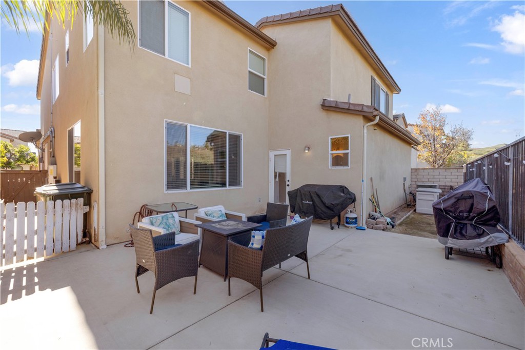 29013 Mirada Circulo Valencia, CA 91354 - Photo 6 of 53 Back 1