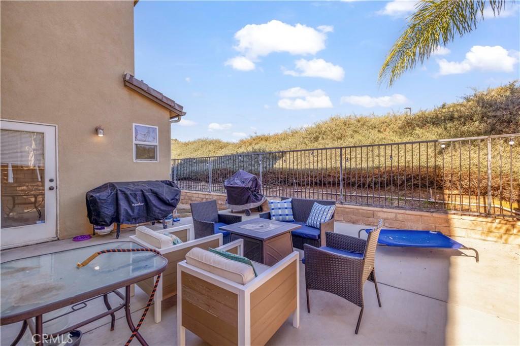 29013 Mirada Circulo Valencia, CA 91354 - Photo 7 of 53 Back 2