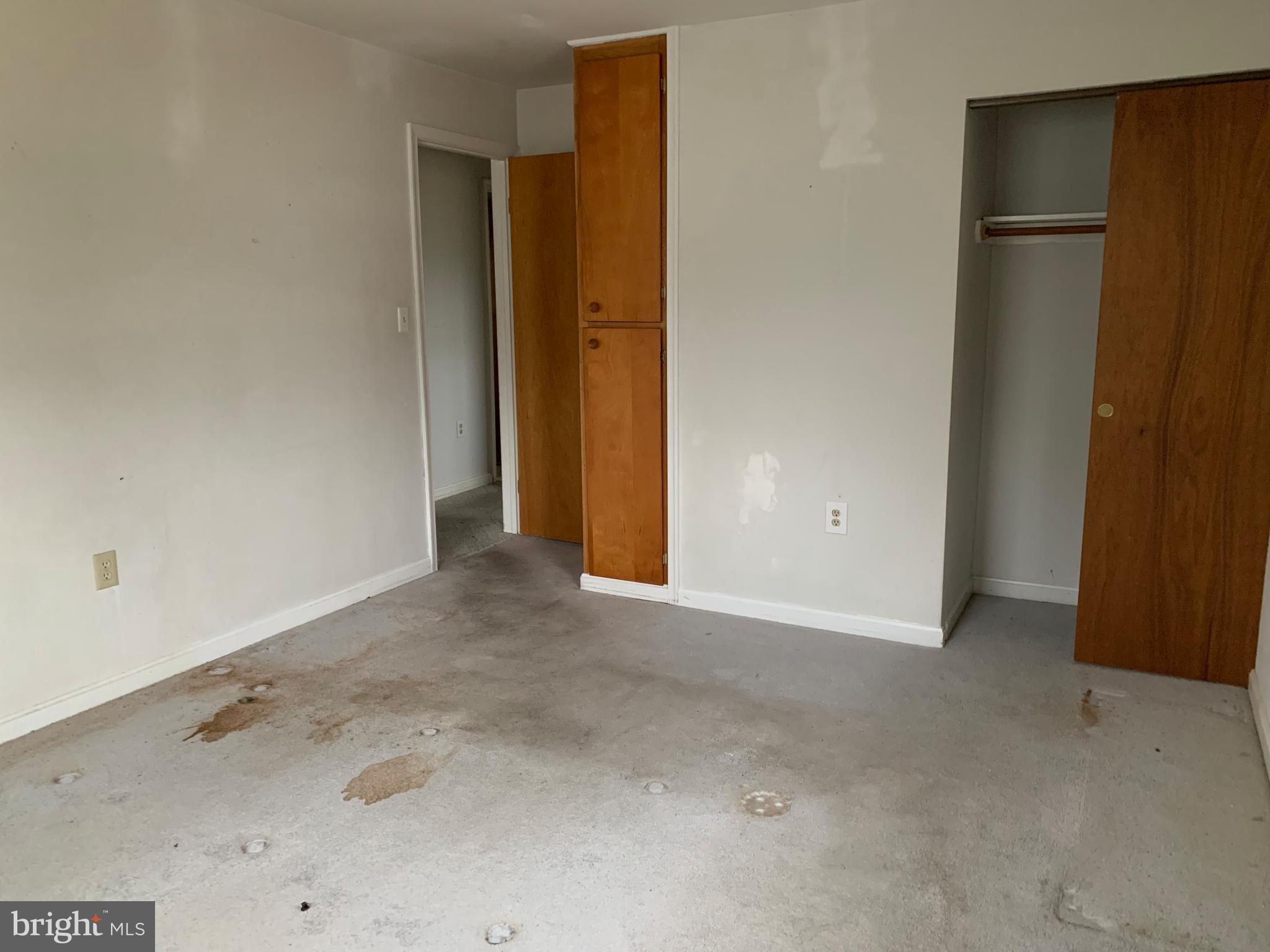 5866 Deale Churchton Road Deale, MD 20751 - Photo 8 of 26 an empty room with closet area