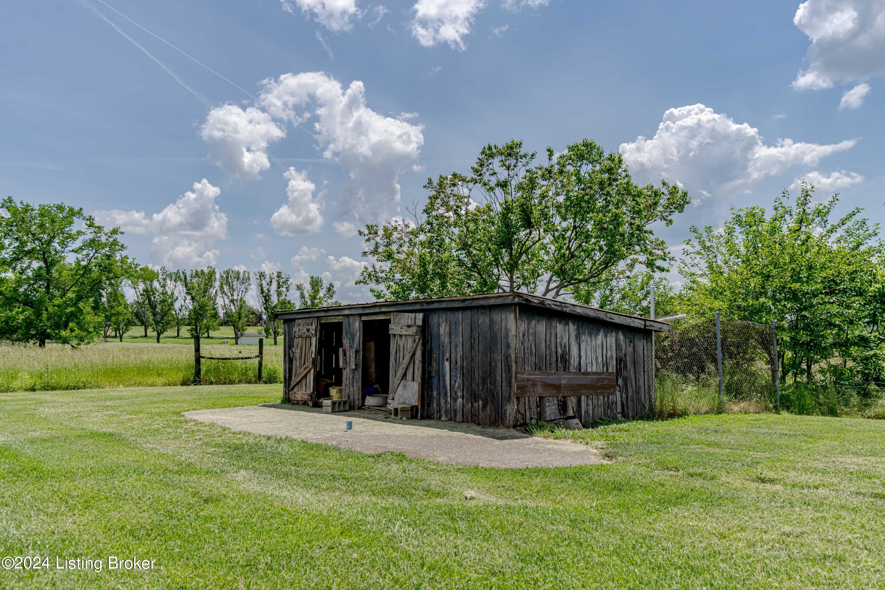 1246 Clark School Road Clarkson, KY 42726 - Photo 27 of 79 DSC00746