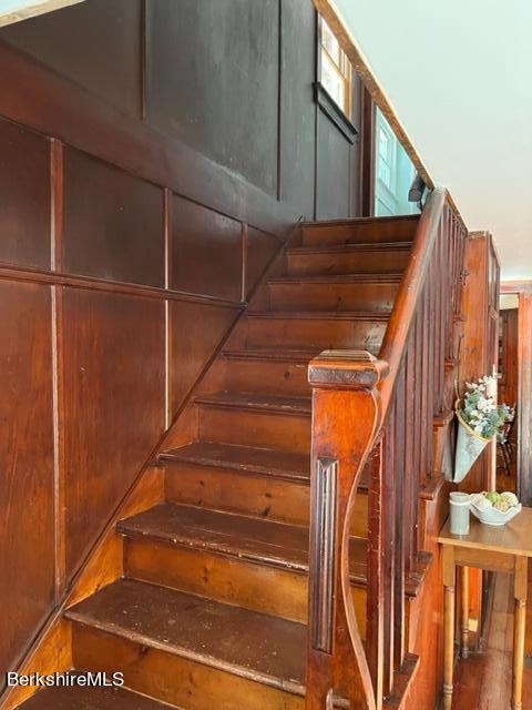 272 Clayton Road Sheffield, MA 01222 - Photo 28 of 42 Stairway