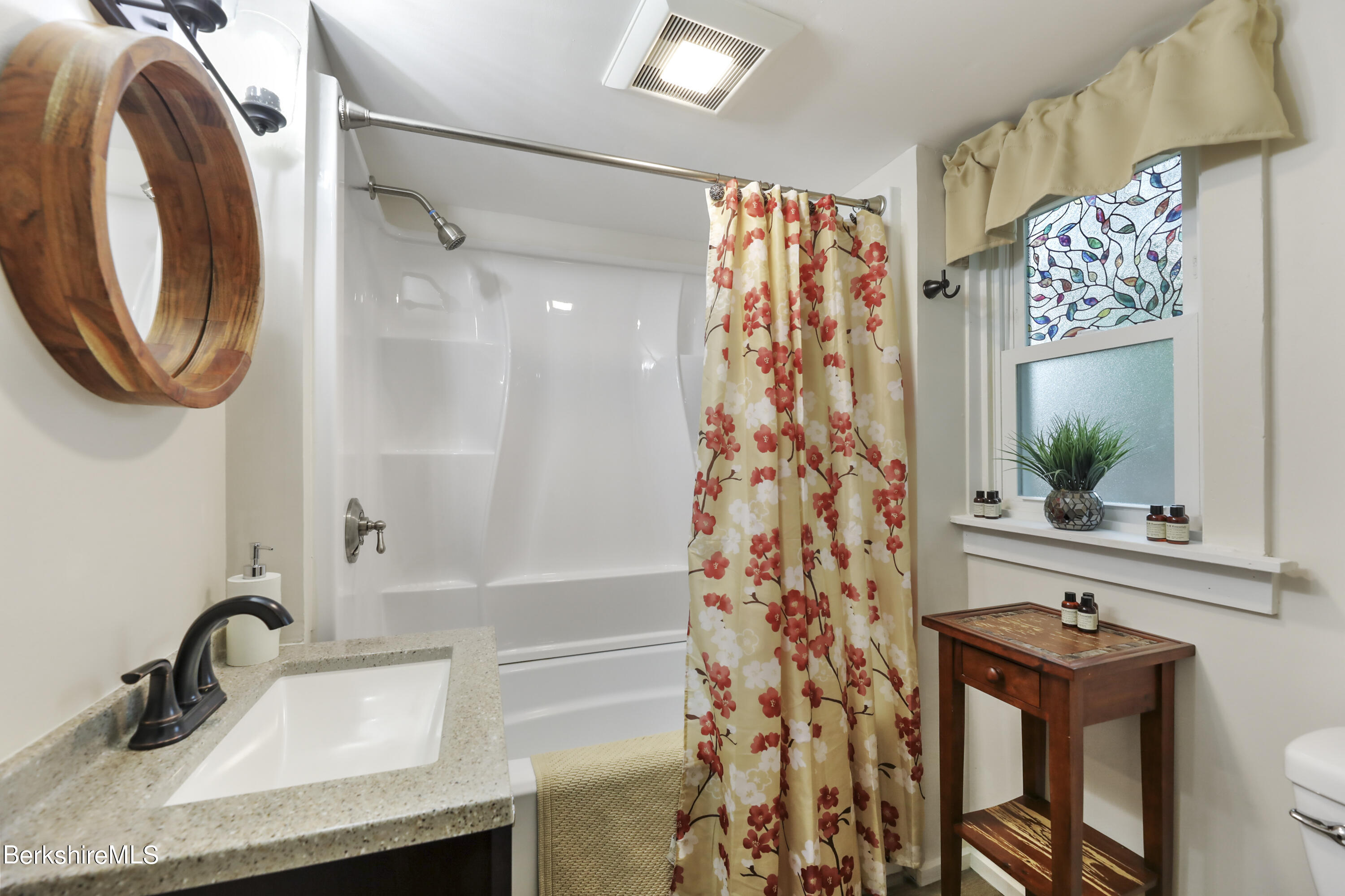 272 Clayton Road Sheffield, MA 01222 - Photo 34 of 42 1st Floor Bath