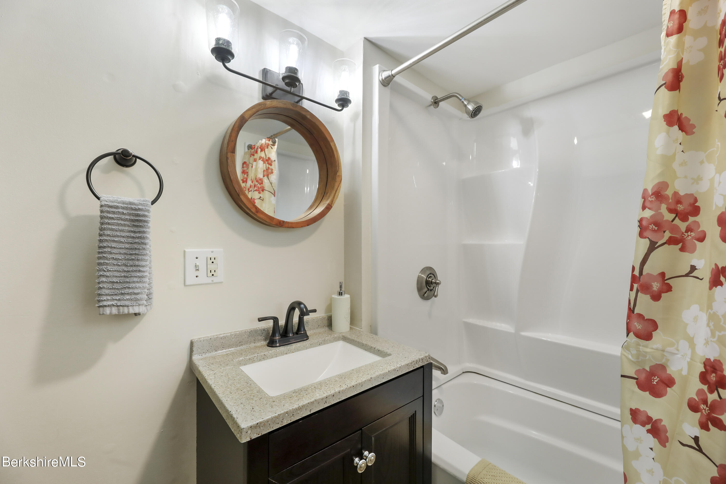 272 Clayton Road Sheffield, MA 01222 - Photo 35 of 42 1st Floor Bath