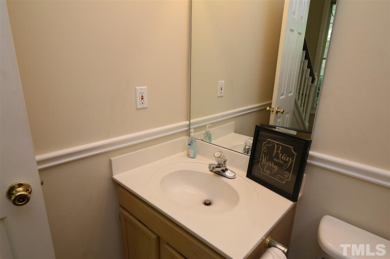 609 Thistlegate Trail Raleigh, NC 27610 - Photo 14 of 25 Gallery Image 14