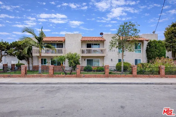 $2,500 | 2020 Graham Avenue, Unit 304, Redondo Beach, CA 90278