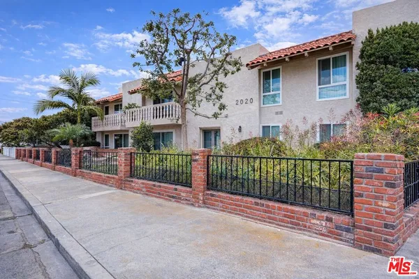 $2,500 | 2020 Graham Avenue, Unit 304, Redondo Beach, CA 90278