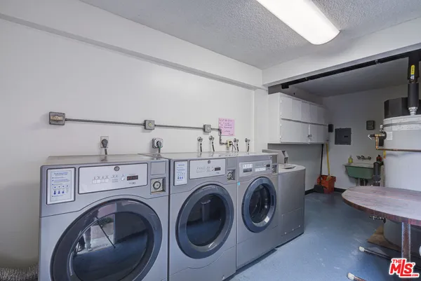 $2,500 | 2020 Graham Avenue, Unit 304, Redondo Beach, CA 90278