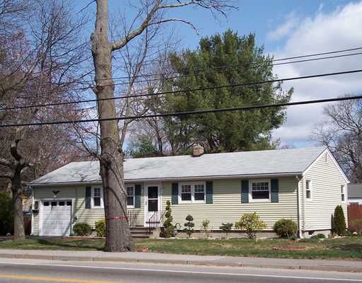 160 West Shore Road Warwick, RI 02889 - Photo 2 of 16 Exterior Front.