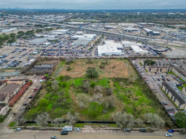 $3,500,000 | 10403 Forum Park Drive, Houston, TX 77036