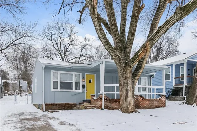 $1,465 | 8925 Main Street, Kansas City, MO 64114