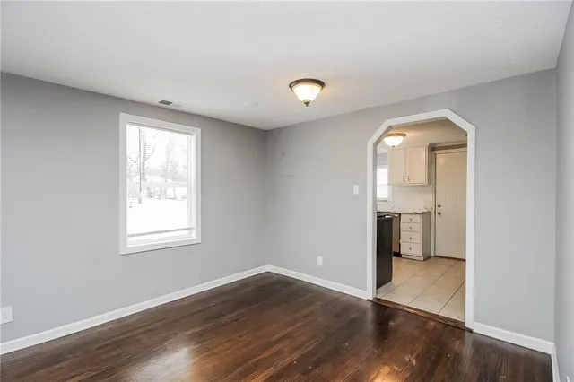 $1,465 | 8925 Main Street, Kansas City, MO 64114