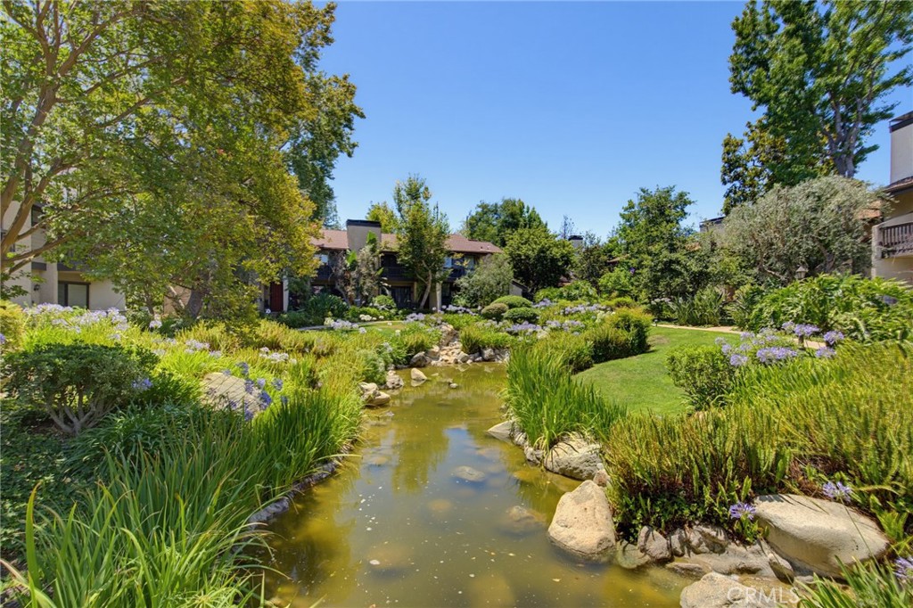 21901 Burbank Boulevard Woodland Hills, CA 91367 - Photo 24 of 30