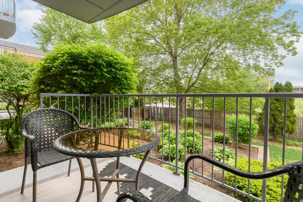 $280,000 | 13335 Watertown Plank Road, Unit 109, Elm Grove, WI 53122