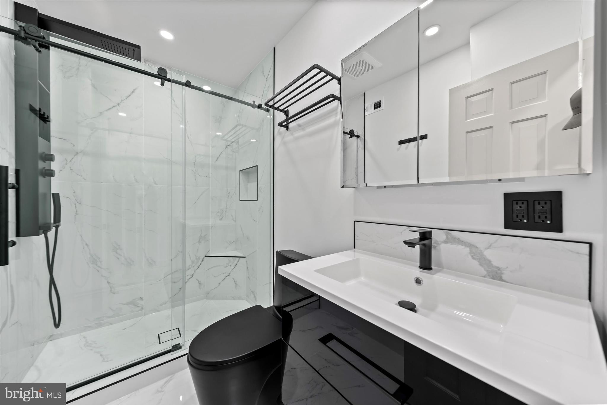 1525 35th Street Northwest Washington, DC 20007 - Photo 24 of 43 Bathroom 3