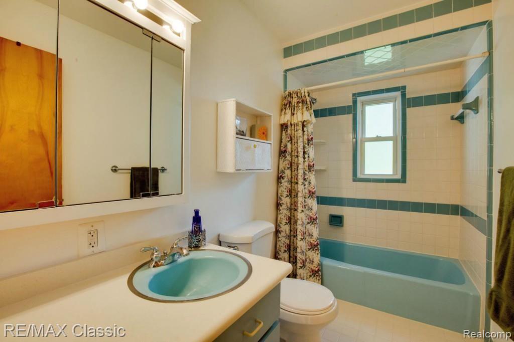 50821 Geddes Road Canton, MI 48188 - Photo 21 of 26 Full Bath
