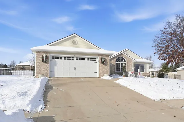 $284,500 | 237 Broadmore Circle, Angola, IN 46703