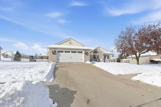 $284,500 | 237 Broadmore Circle, Angola, IN 46703