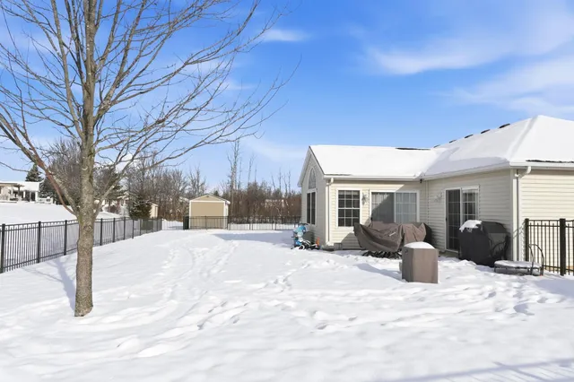 $284,500 | 237 Broadmore Circle, Angola, IN 46703