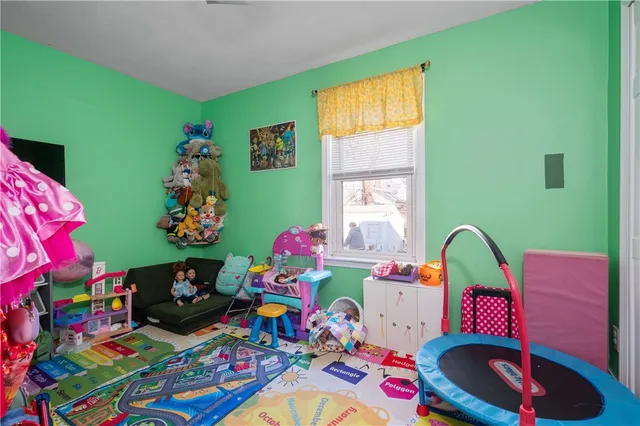 $399,900 | 40 Rosemere Road, Pawtucket, RI 02861