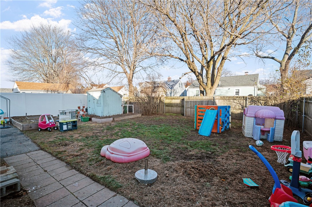 40 Rosemere Road Pawtucket, RI 02861 - Photo 18 of 23 Gallery Image 18