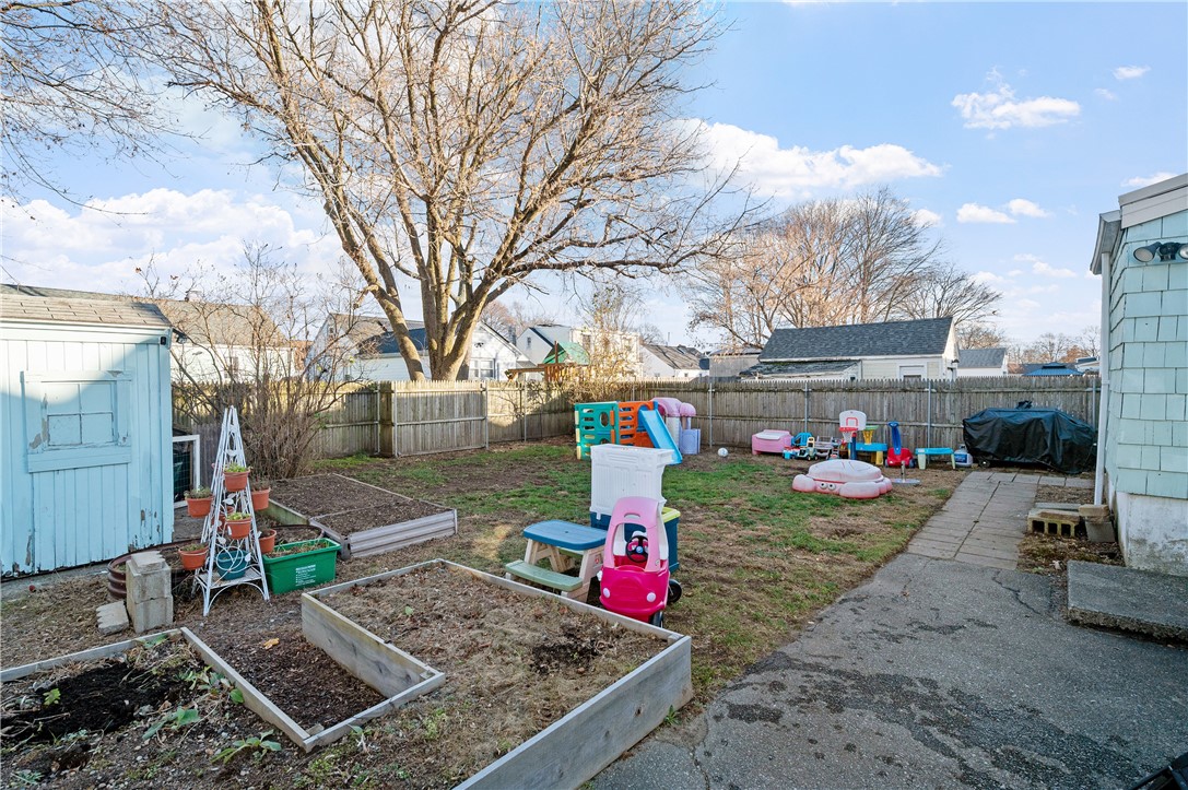 40 Rosemere Road Pawtucket, RI 02861 - Photo 19 of 23 Gallery Image 19