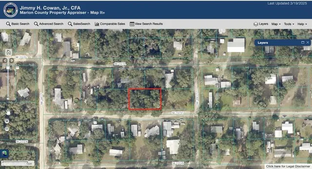 a picture of a glass window