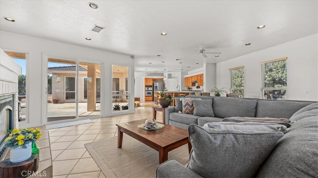 6976 Cataba Road Oak Hills, CA 92344 - Photo 8 of 47