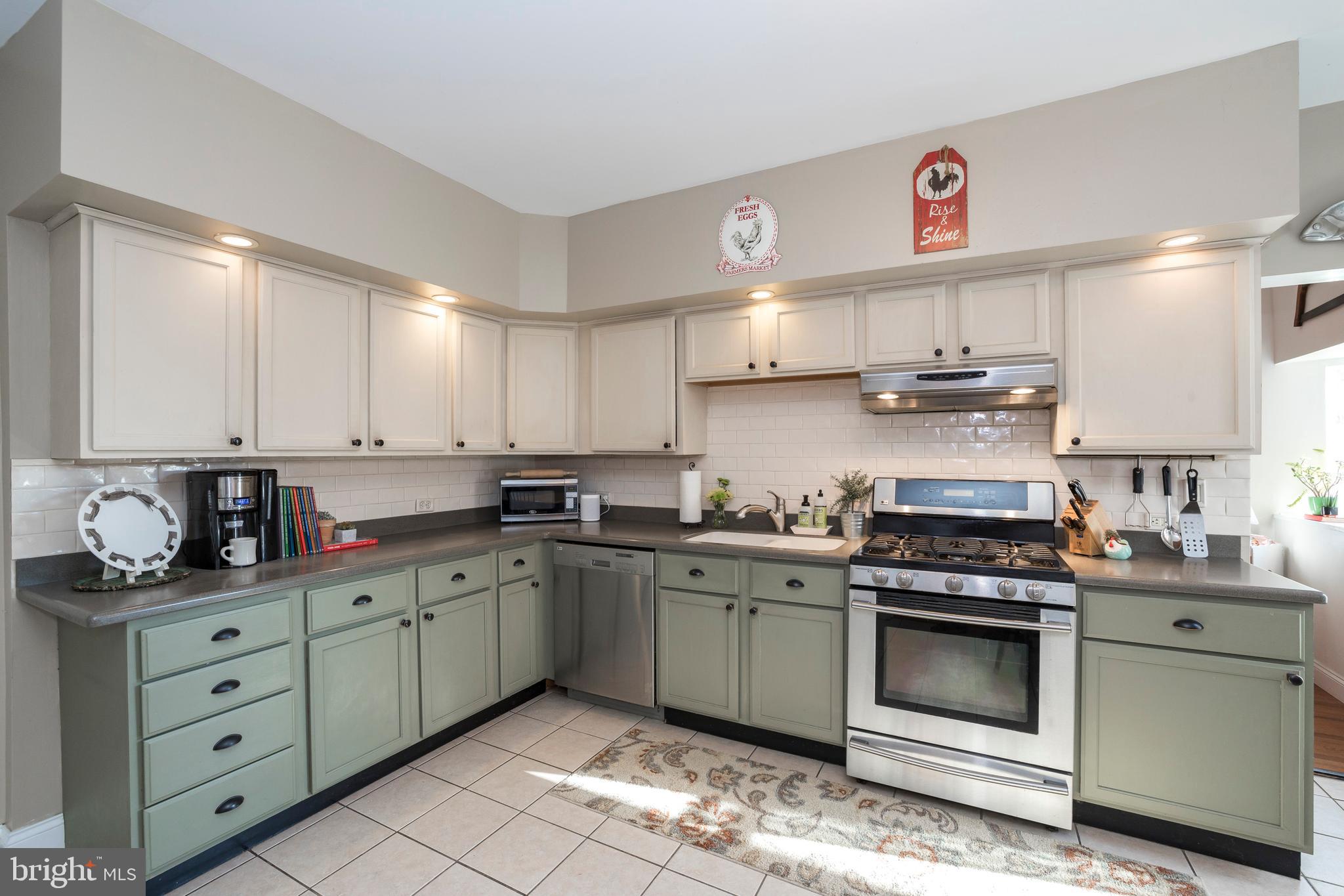 326 Dean Street West Chester, PA 19382 - Photo 5 of 31 Kitchen
