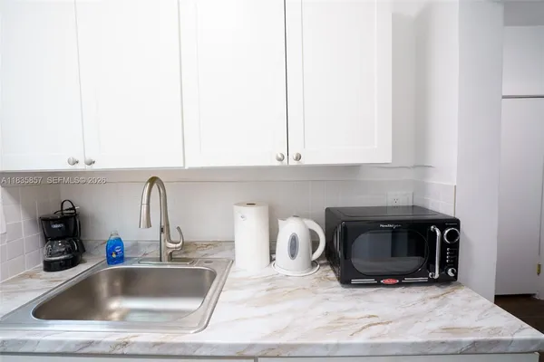 $1,800 | 444 Ponce De Leon Boulevard, Unit 7, Coral Gables, FL 33134