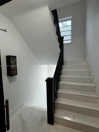 $1,800 | 444 Ponce De Leon Boulevard, Unit 7, Coral Gables, FL 33134