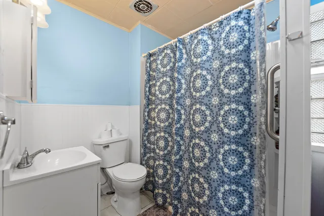 $89,900 | 4617 Hickory Avenue, Hammond, IN 46327