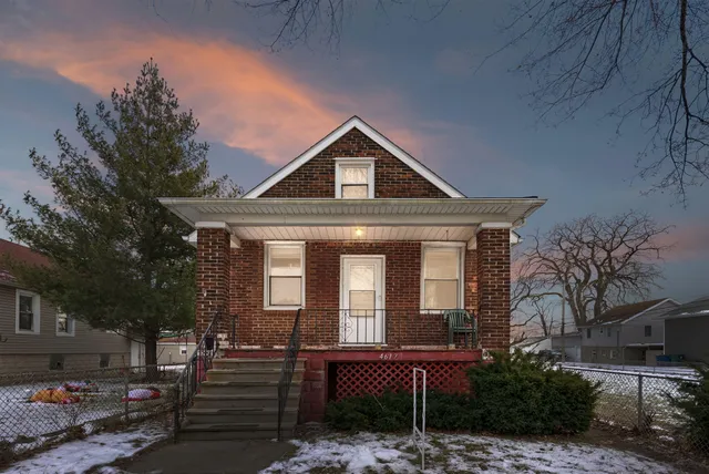 $89,900 | 4617 Hickory Avenue, Hammond, IN 46327