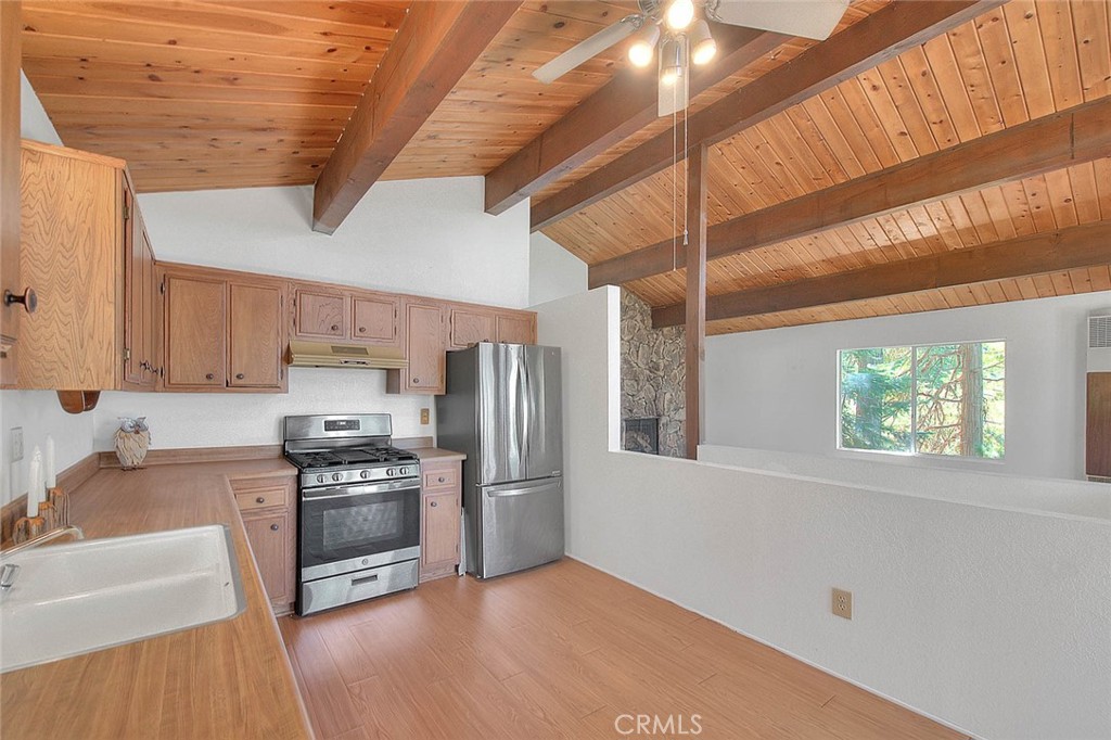 23771 Lakeview Drive Crestline, CA 92325 - Photo 16 of 52