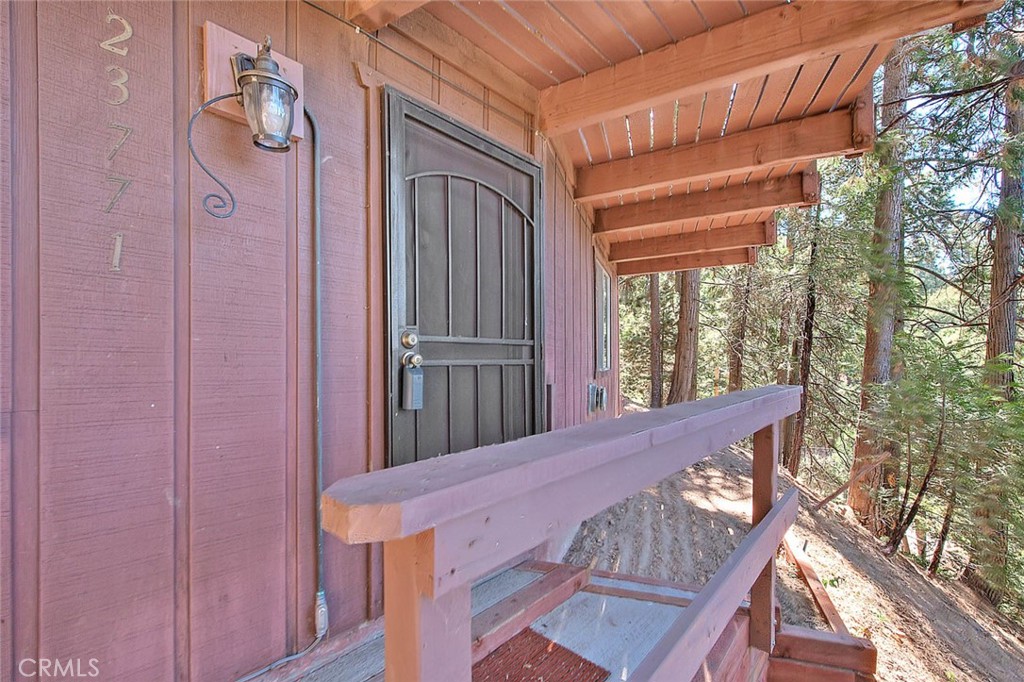23771 Lakeview Drive Crestline, CA 92325 - Photo 40 of 52