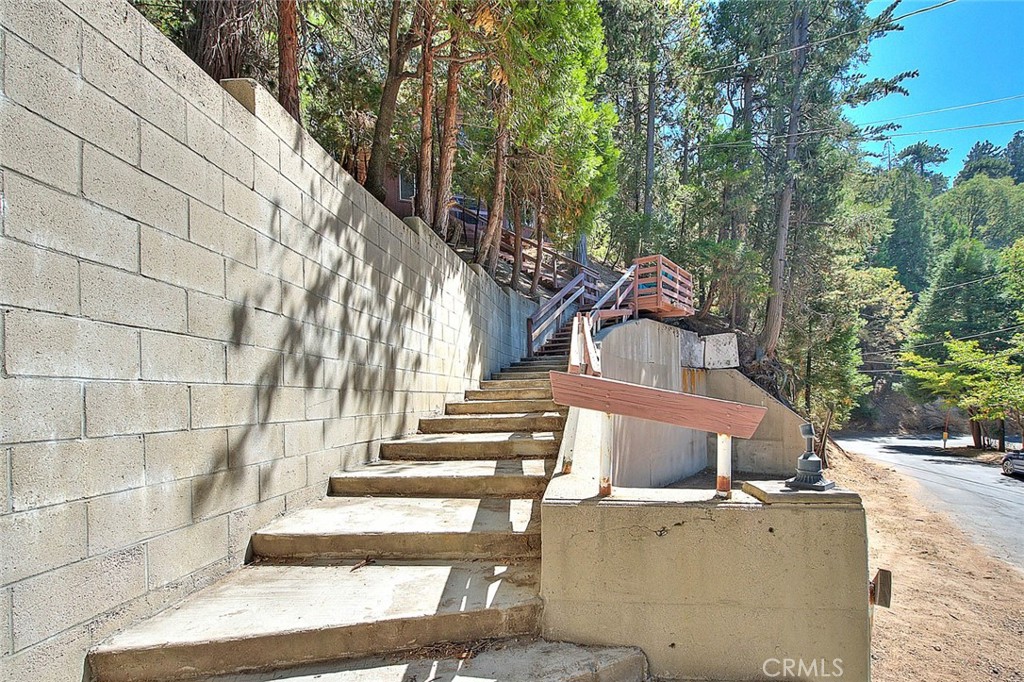 23771 Lakeview Drive Crestline, CA 92325 - Photo 48 of 52