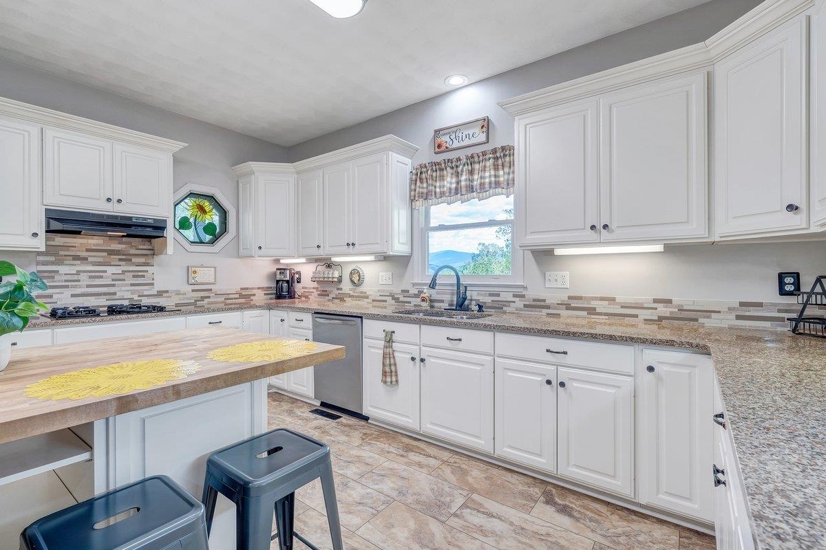 649 Greyledge Road Buchanan, VA 24066 - Photo 37 of 75