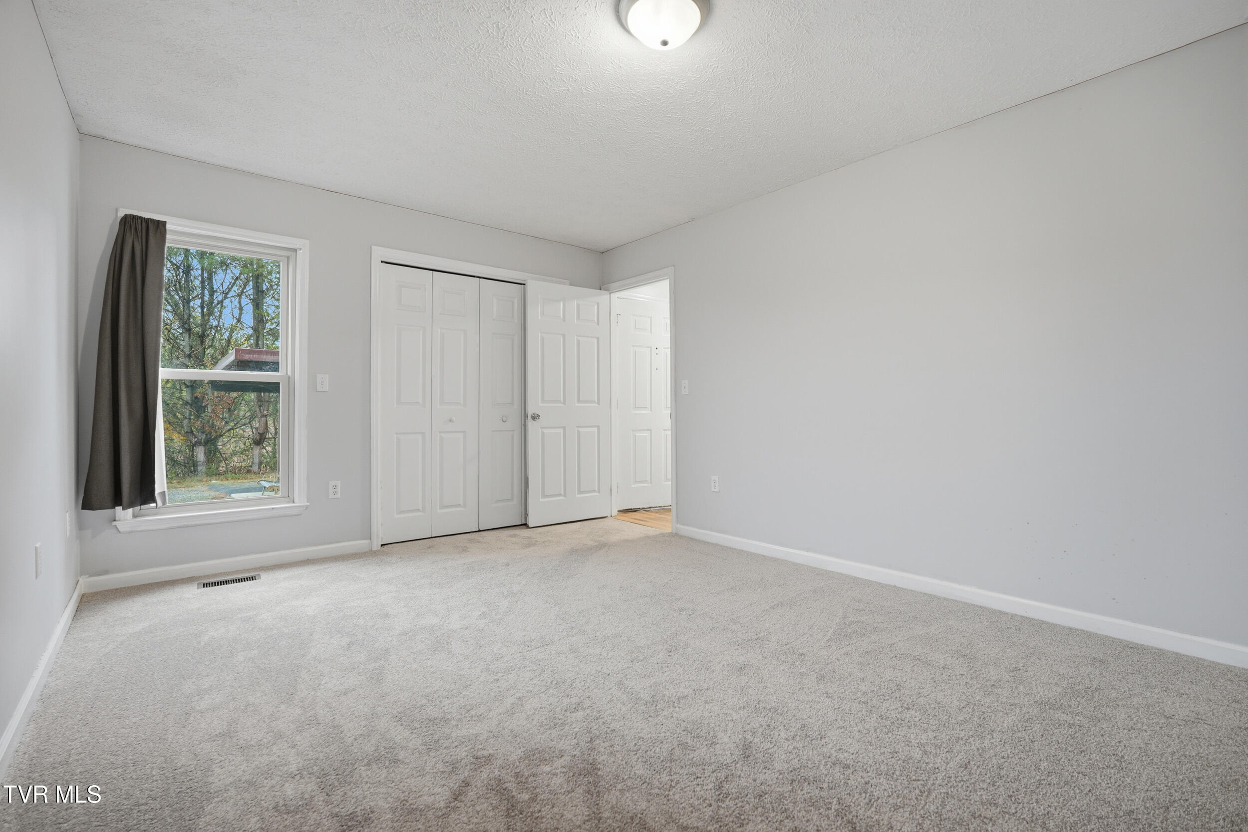 780 Hamilton Road, Unit I4 Blountville, TN 37617 - Photo 23 of 26 015_dsc01563