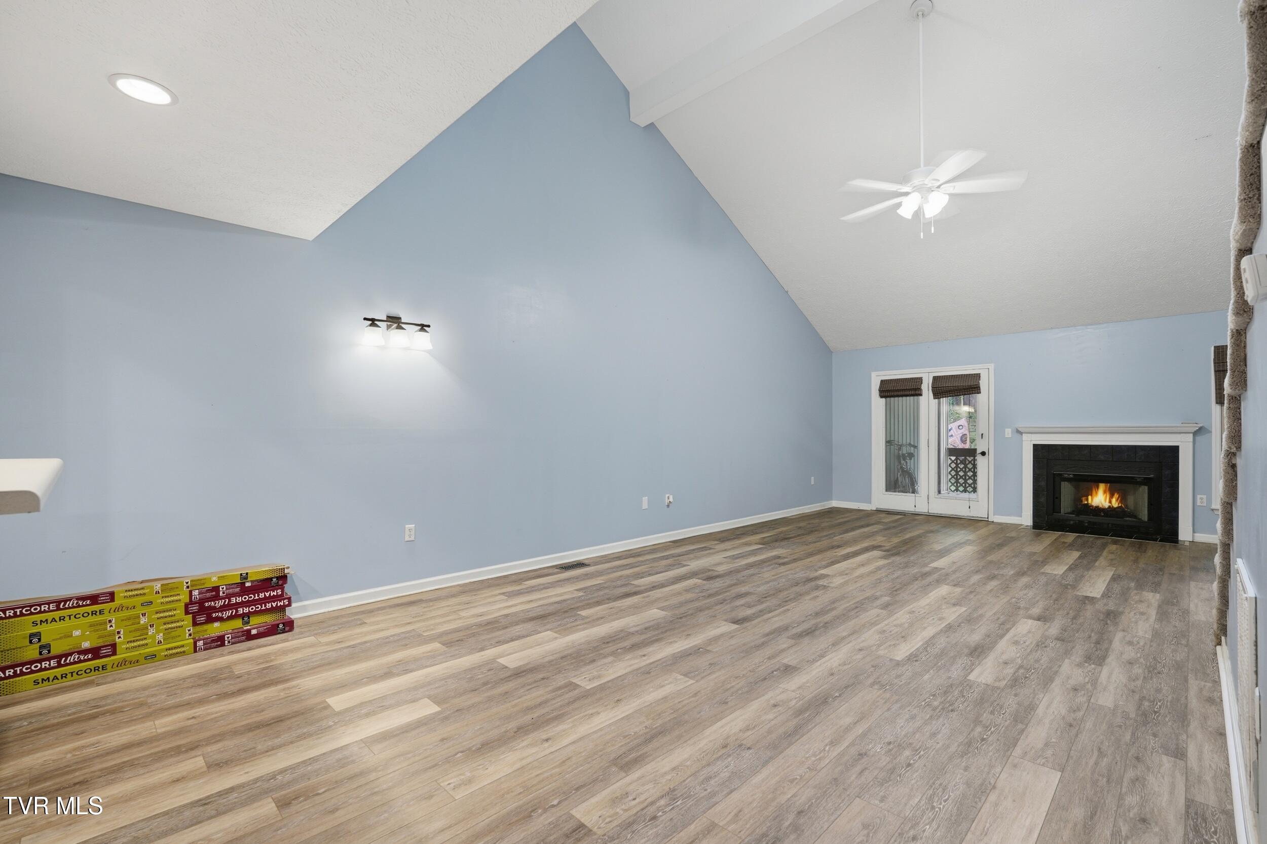 780 Hamilton Road, Unit I4 Blountville, TN 37617 - Photo 7 of 26 010_dsc01533_with_fire