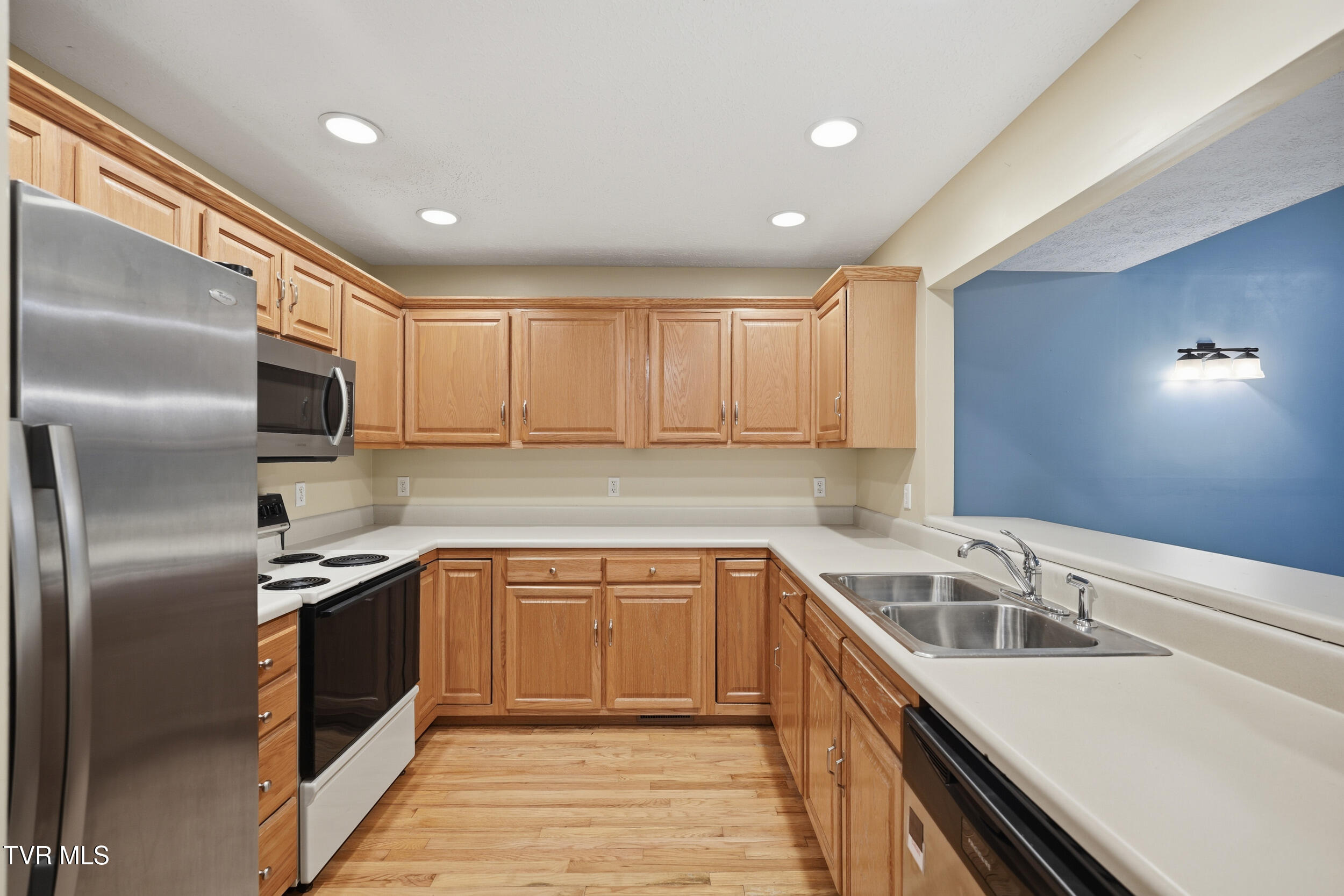 780 Hamilton Road, Unit I4 Blountville, TN 37617 - Photo 8 of 26 007_dsc01524