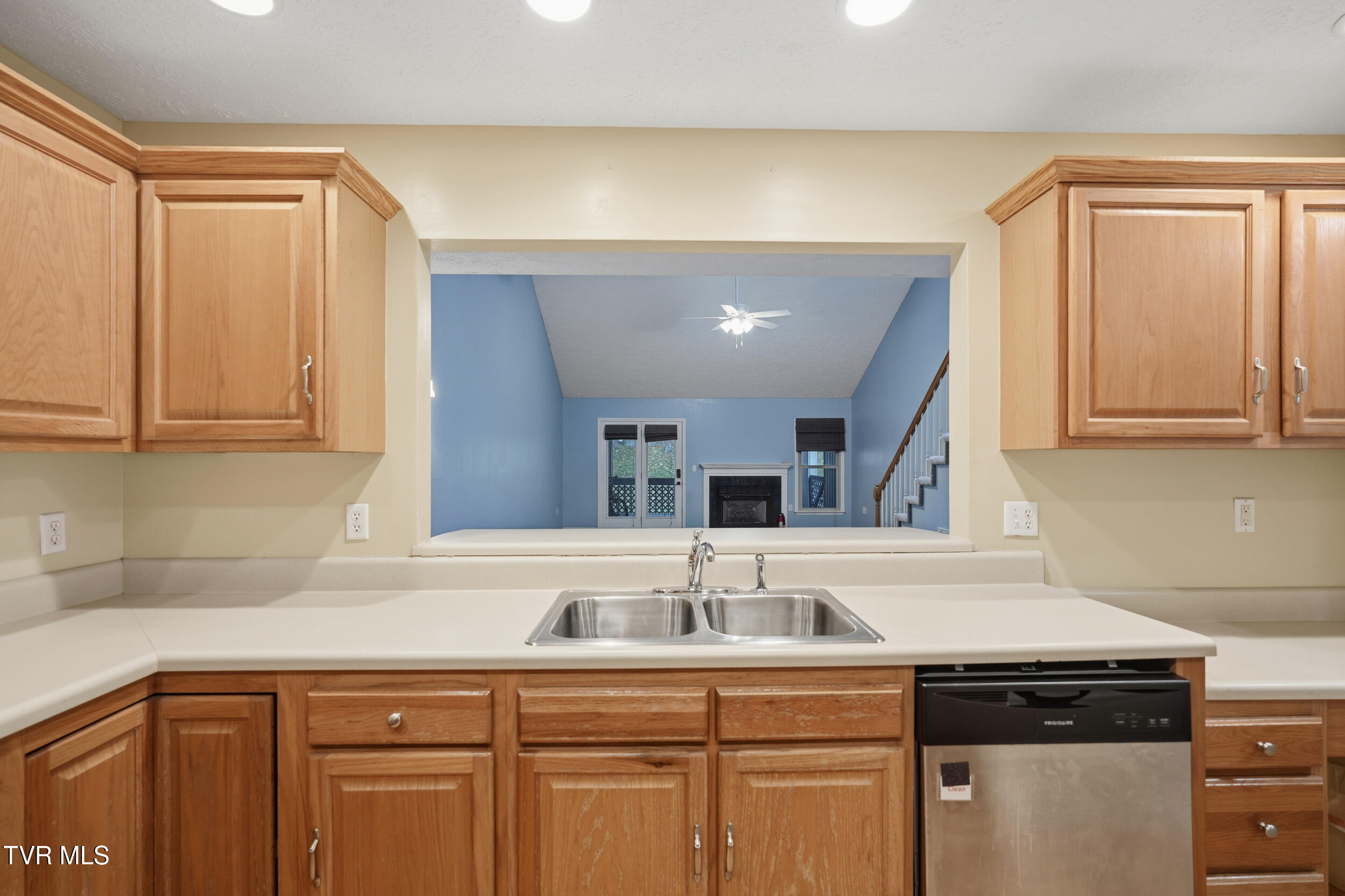 780 Hamilton Road, Unit I4 Blountville, TN 37617 - Photo 9 of 26 008_dsc01527