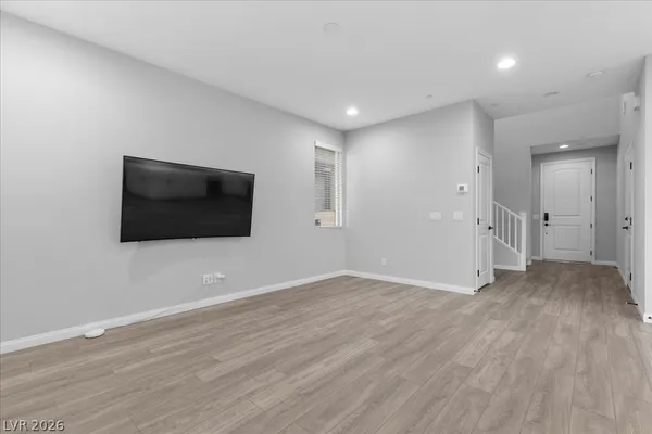 $2,400 | 10423 Stroma Avenue, Las Vegas, NV 89166