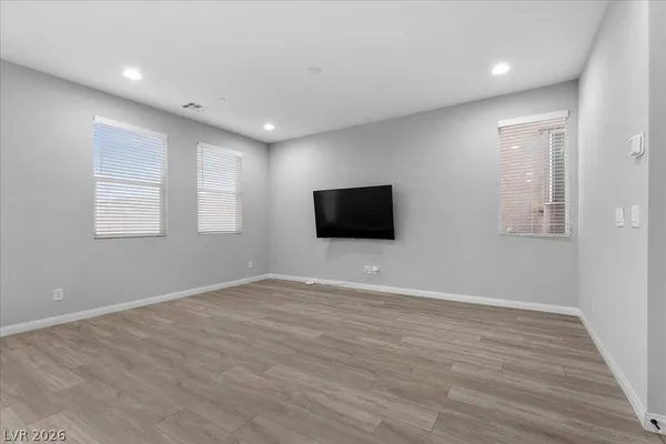 $2,400 | 10423 Stroma Avenue, Las Vegas, NV 89166