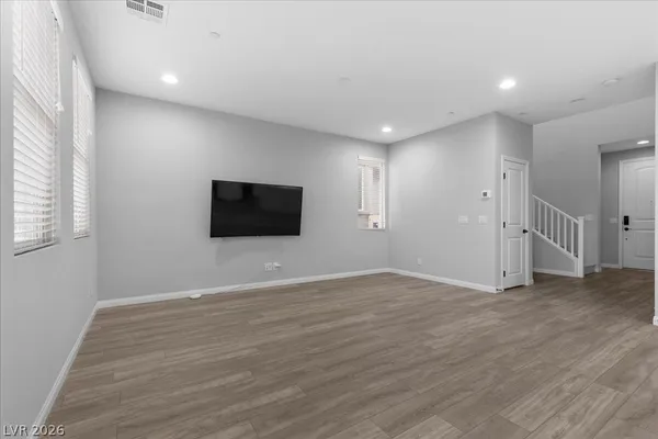 $2,400 | 10423 Stroma Avenue, Las Vegas, NV 89166