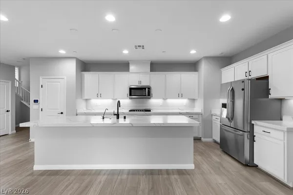 $2,400 | 10423 Stroma Avenue, Las Vegas, NV 89166